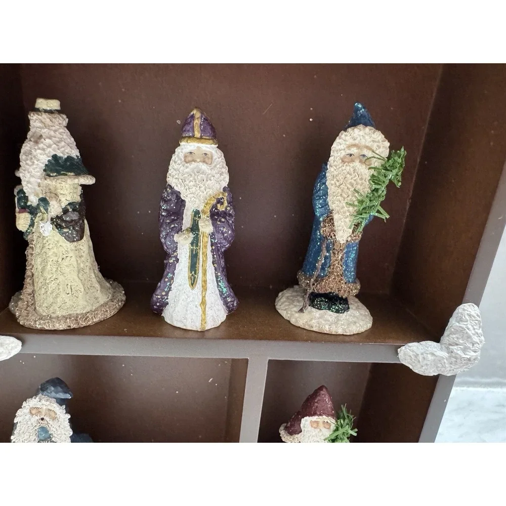 Vintage Enesco Littlesnickle Christmas Shelf Shadowbox Display With‎ 6 Santas